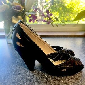 Vintage Glam Alert! Bettie Page Black Peep-Toe Heels – Size 9